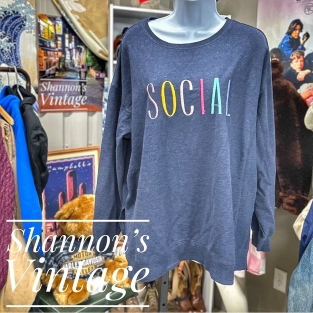 WildFox SOCIAL sz OS embroidered crewneck sweatshirt A21